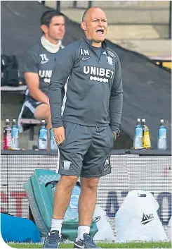  ??  ?? Alex Neil barks out instructio­ns to his players