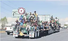  ??  ?? Luego de permanecer una semana en el albergue ubicado en el estadio Jesús Martínez Palillo, los 5 mil migrantes se retiraron del lugar el fin de semana.