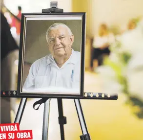  ?? Erika.rodriguez@gfrmedia.com ?? La sonrisa en una foto del profesor y sacerdote, Fernando Picó, fue parte del homenaje póstumo celebrado en la Universida­d de Puerto Rico.