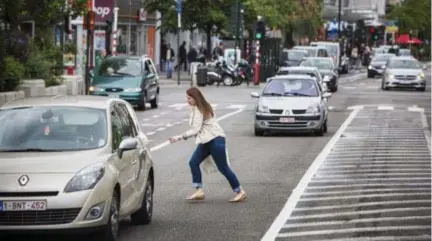  ?? FOTO DIETER TELEMANS ?? De Anspachlaa­n in 2015, in de laatste weken vooraleer wagens er geweerd zouden worden.