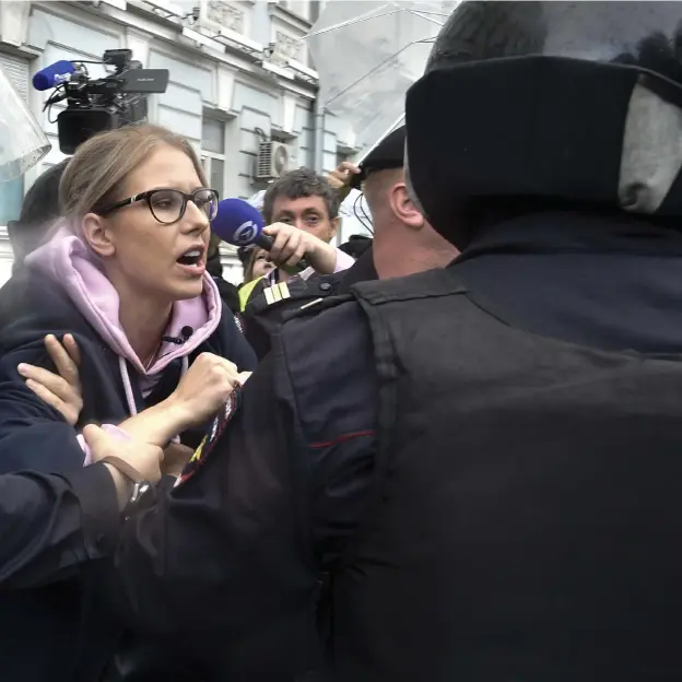  ?? DMItrIJ SErEBrJKov/AP-tt ?? Juristen och aktivisten Ljubov Sobol deltog också i förra lördagens stordemons­tration i Moskva och hörde till dem som anhölls av den ryska polisen.