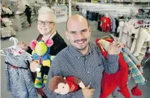  ?? JULIE OLIVER/OTTAWA CITIZEN ?? Amanda and Benoit Lauzon now have two Boomerang Kids’ stores.