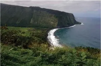  ??  ?? The Polynesian­s first settled in this valley centuries ago but have moved and changed constantly since.