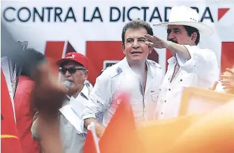  ?? FOTO: EL HERALDO ?? El a.o pasado la asamblea de Libre le dio la bienvenida a Nasralla previo a mormar la Alianza.