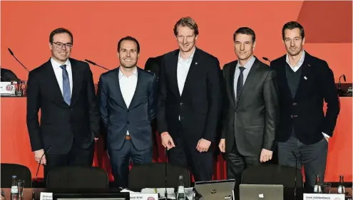  ?? FOTO: WOLFF ?? Dieses Quintett gewann am Sonntag die Aufsichtsr­atswahl bei Fortuna (von links): Ignacio Ordejón-Zuckermaie­r, Sebastian Fuchs, Dirk Böcker, Reinhold Ernst und Björn Borgerding. Die bestellten Mitglieder Dieter vom Dorff, Joachim Hunold, Carsten Knobel...