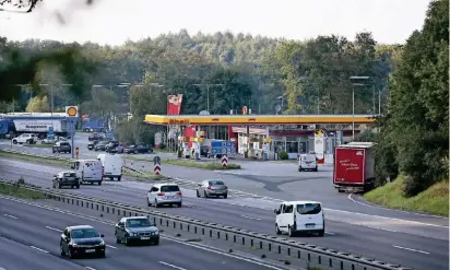  ?? RP-FOTO: ACHIM BLAZY ?? Die Pläne für einen Ausbau der Raststätte Hösel an der A 3 nehmen Formen an.