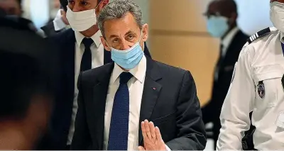  ??  ?? In tribunale
L’ex presidente francese Nicolas Sarkozy in tribunale ieri a Parigi per ascoltare il verdetto ( Anne-Christine Poujoulat/Afp)