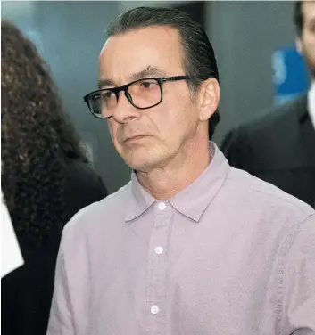  ?? PHOTO CHANTAL POIRIER ?? Lors de son témoignage à son procès, lundi, Michel Cadotte a expliqué comment il s’est retrouvé isolé pendant les années où il prenait soin de sa femme.