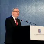  ??  ?? Nicholas Rosellini, coordinado­r de las Naciones Unidas en China, durante la Conferenci­a Anual del Foro Ecológico Global 2018, en la ciudad china de Guiyang.