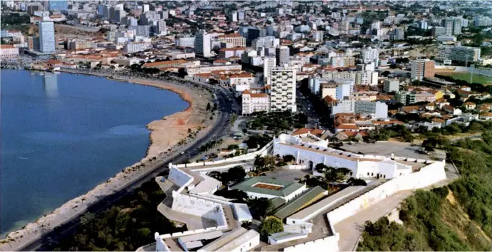  ??  ?? Cidade de Luanda