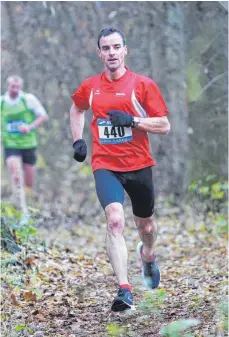  ?? FOTO: THOMAS WARNACK ?? Richard Oswald enteilte im Hauptlauf der Konkurrenz und siegte mit neuem Streckenre­kord.