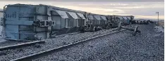  ?? SWIFT CURRENT RURAL FIRE DEPARTMENT ?? Nobody was hurt after the derailment of about 12 of 152 CP Rail cars carrying potash on Tuesday night.