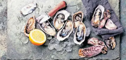  ?? FOTO: THINKSTOCK/LISOVSKAYA ?? Aus den Feuchtgebi­eten des Ebro-Deltas beziehen die Gourmets frische Austern.