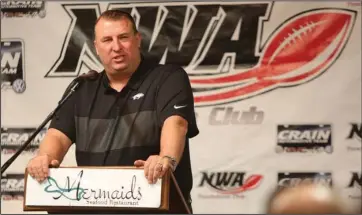  ?? NWA Democrat-Gazette/David Gottschalk ?? RESERVE STRENGTH: Arkansas football coach Bret Bielema, here speaking in Fayettevil­le on Wednesday, says the competitio­n for No. 2 quarterbac­k between Cole Kelley and Ty Storey is almost even as the Aug. 31 season opener with Florida A&M in Little Rock...