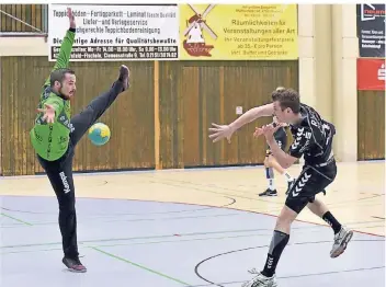  ?? ARCHIVFOTO: MARK MOCNIK ?? TVL-Keeper Matthias Hoffmann bewies im Spiel beim Bergischen HC große Nervenstär­ke. Durch einen gehaltenen Siebenmete­r kurz vor Schluss bescherte er seiner Mannschaft einen knappen Sieg.