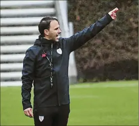  ?? FOTO: J. ECHEVERRÍA ?? Pallarés
El técnico catalán deja el Bilbao Athletic al final de la temporada