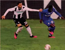  ?? ANSA ?? Grinta Mandragora (22) marca Duncan (27) in Udinese-Fiorentina