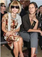  ??  ?? Boss and protegee: Anna Wintour with U.S. Vogue’s Sally Singer