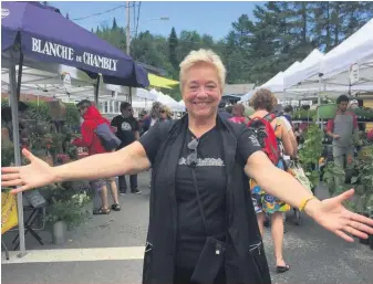  ??  ?? La présidente de l’AMPQ, Diane Séguin, constate avec fierté que la majorité des marchés affichent un bon bilan. Elle fait remarquer que leur succès repose bien souvent sur leur localisati­on et le soutien des municipali­tés.