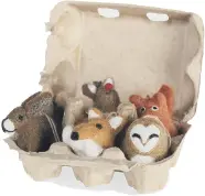  ?? ?? Felt Woodland Critter Decoration­s in Egg Box, National
Trust Shop.