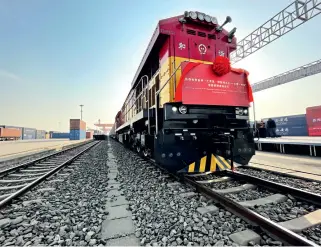  ??  ?? The first train bound for Turkey’s economic center Istanbul departs from northwest China’s Xi’an on December
23, 2020, officially marking the initiation of the direct freight train service between Turkey and China.