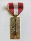  ?? ?? This Vietnam Training Service Medal is apparently a 2nd Class version since it’s missing two threadlike pink stripes in the center of the ribbon for the 1st Class version.