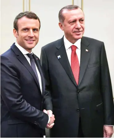  ?? Foto: AFP/Eric Feferberg ?? Emmanuel Macron und Recep Tayyip Erdogan am Rande eines NATO-Treffens im Mai 2017 in Brüssel