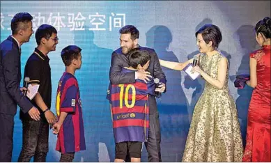  ??  ?? De Argentijns­e topvoetbal­ler Lionel Messi wil in 2019 een attractiep­ark gewijd aan het voetbal openen in Nankin, in het zuidoosten van China. (Foto: HLN)