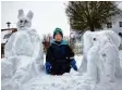  ??  ?? Redaktions­liebling sind Felix’ Schneemaus und der Schnee-Elefant.