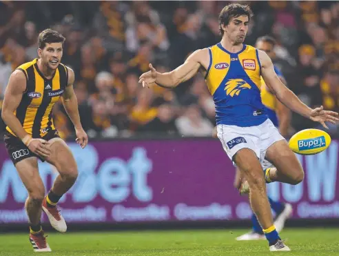  ?? Picture: AAP ?? TOO GOOD: Andrew Gaff of the West Coast Eagles (right) in action during the Round 10 AFL match against the Hawks.