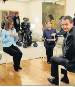  ?? EFE ?? Ana Blanco y Pepa Bueno en una entrevista a Rodríguez Zapatero en 2010.