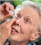  ?? MYTCHALL BRANSGROVE/STUFF ?? Brenda Evans undergoes her twicedaily dose of eye drops.