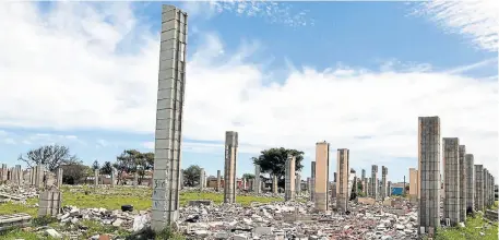  ?? Picture: BRIAN WITBOOI ?? EDUCATION IN RUINS: Masangwana Primary in New Brighton has been looted to its foundation­s. Only the caretaker’s house, which is still occupied, remains