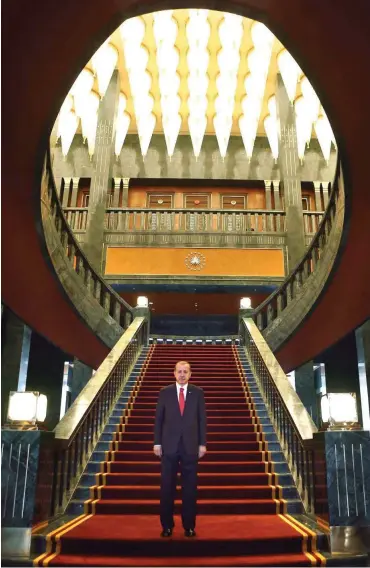  ?? Foto: AFP/Adem Altan ?? Sichtbarer Machtanspr­uch: Erdoğan in seinem neuen Präsidente­npalast