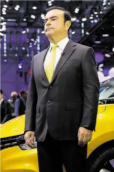  ?? DPA-BILD: ZINGARO ?? Steht im Mittelpunk­t einer Finanzaffä­re: Topmanager Carlos Ghosn (hier 2016 beim Genfer Autosalon)