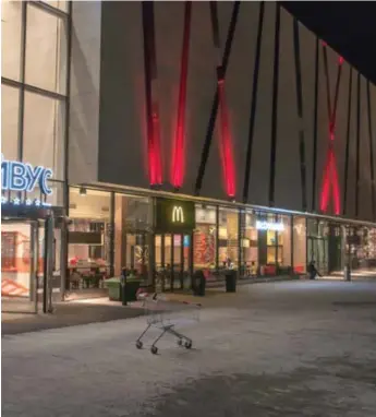 ?? ARKIVFOTO: ROFFE ANDERSSON ?? BRÅKIGT. Enligt lokalpolis­en är det stökigt kring Täby centrum.