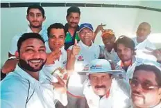  ?? Courtesy: Dubai Mammoths ?? The members of the victorious Dubai Mammoths team with Amin Farooq, Secretary of Dubai Cricket Council.