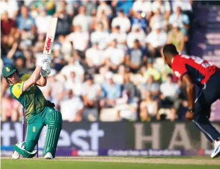  ??  ?? South Africa’s AB de Villiers in action Wednesday during the England vs. South Africa first T20 Internatio­nal. (Reuters)