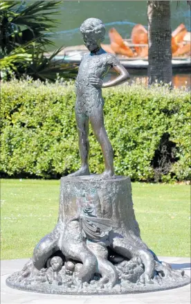  ?? PICTURE / PAUL BROOKS ?? Cecil Thomas’ Peter Pan statue at Virginia Lake.