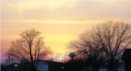  ?? TERRENCE ANTONIO JAMES/CHICAGO TRIBUNE ?? Sunset in Bourbonnai­s on March 9.