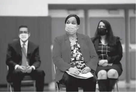  ?? STACEY WESCOTT/CHICAGO TRIBUNE ?? State Superinten­dent of Education Carmen Ayala, shown at a South Elgin High School news conference announcing federal COVID-19 relief funding, has spoken favorably about a proposal to increase standardiz­ed testing in Illinois schools.