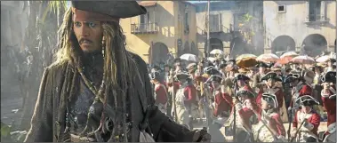  ?? DISNEY ?? SOMOS LOS PIRATAS. Depp vuelve a su mejor forma y a la comedia de aventuras en su nuevo film.