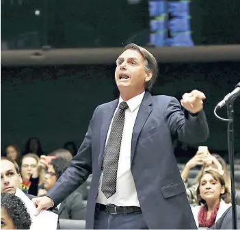  ??  ?? ►► Jair Bolsonaro durante una intervenci­ón en la Cámara, en septiembre pasado.