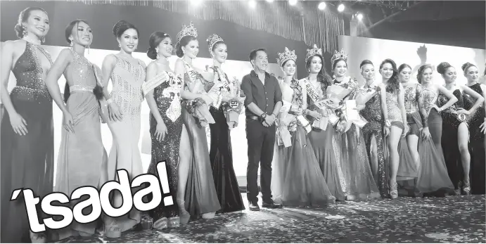  ?? (ALL PHOTOS BY JO ANN SABLAD) ?? MISAMIS ORIENTAL Governor with Miss Kuyamis 2019 Chella Grace Falconer of Medina, 1st runner up Maria Luz Victoria Delos Angeles of Tagoloan, 2nd runner up Adel Ebarat of Talisayan, 3rd runner up Chery Rose Lomopog of Sugbongcog­on, 4th runner up Cris Antonette Teano of El Salvador City, and the rest of the candidates of the beauty pageant.