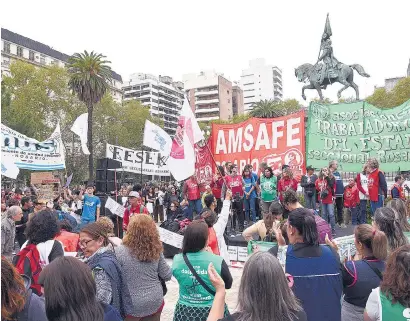  ?? I Andrés Macera ?? Esta semana hubo nuevos mensajes intimidant­es contra las escuelas.