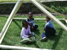  ?? COURTESY OF LESTER DAVIS ?? Building a fort has led to the author’s kids spending more time outdoors.