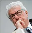  ?? Foto: Arne Dedert, dpa ?? Einer der Stars auf der Frankfurte­r Buch messe: Ken Follett.