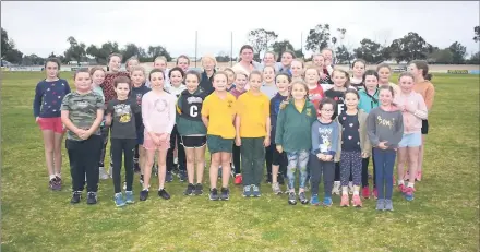  ??  ?? ■ The girls Auskick participan­ts celebrated the final week of the program with drills, a game, and a sausage sizzle.