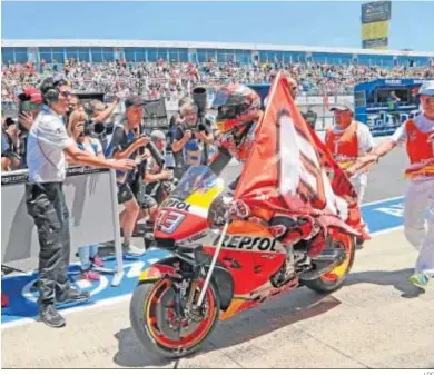  ?? LOC ?? Marc Márquez celebra uno de sus triunfos enel trazado jerezano.