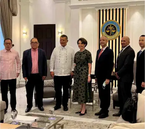  ?? PHOTOGRAPH COURTESY OF DOJ ?? JUSTICE Secretary Jesus Crispin Remulla (third from left) meets United States Ambassador MaryKay Carlson and her team at his office Thursday to discuss cooperatio­ns between the Philippine­s and America on battling cybercrime­s, including child pornograph­y traded on the Internet.